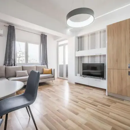 Miku Apartment-incredible City View 2bd At Myslym Shyri Apartman *