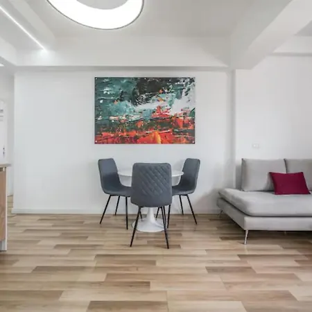 Apartman Miku Apartment-incredible City View 2bd At Myslym Shyri Tirana